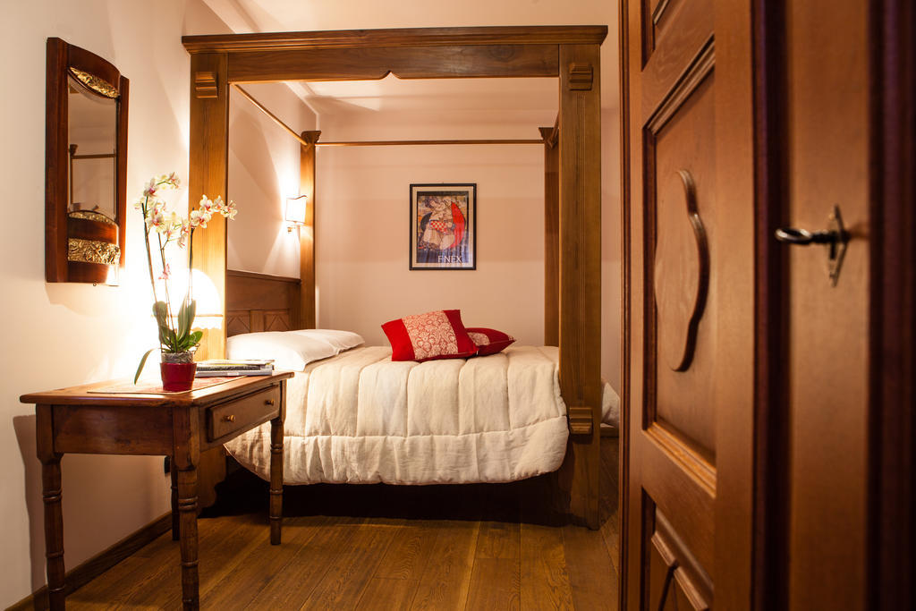 A' La Table Du Sommelier Chambres D Hotes & Restaurant Saint-Vincent Quarto foto
