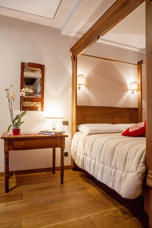 A' La Table Du Sommelier Chambres D Hotes & Restaurant Saint-Vincent Quarto foto