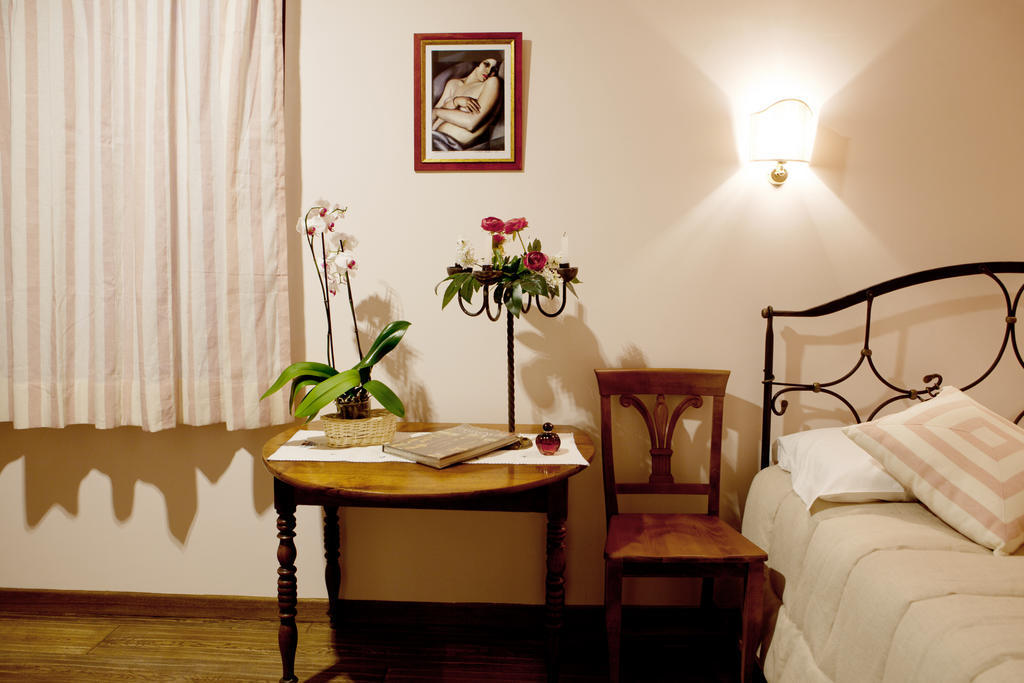 A' La Table Du Sommelier Chambres D Hotes & Restaurant Saint-Vincent Quarto foto
